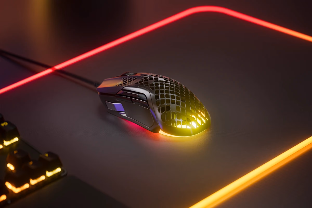 SteelSeries Aerox 5 mouse in Black